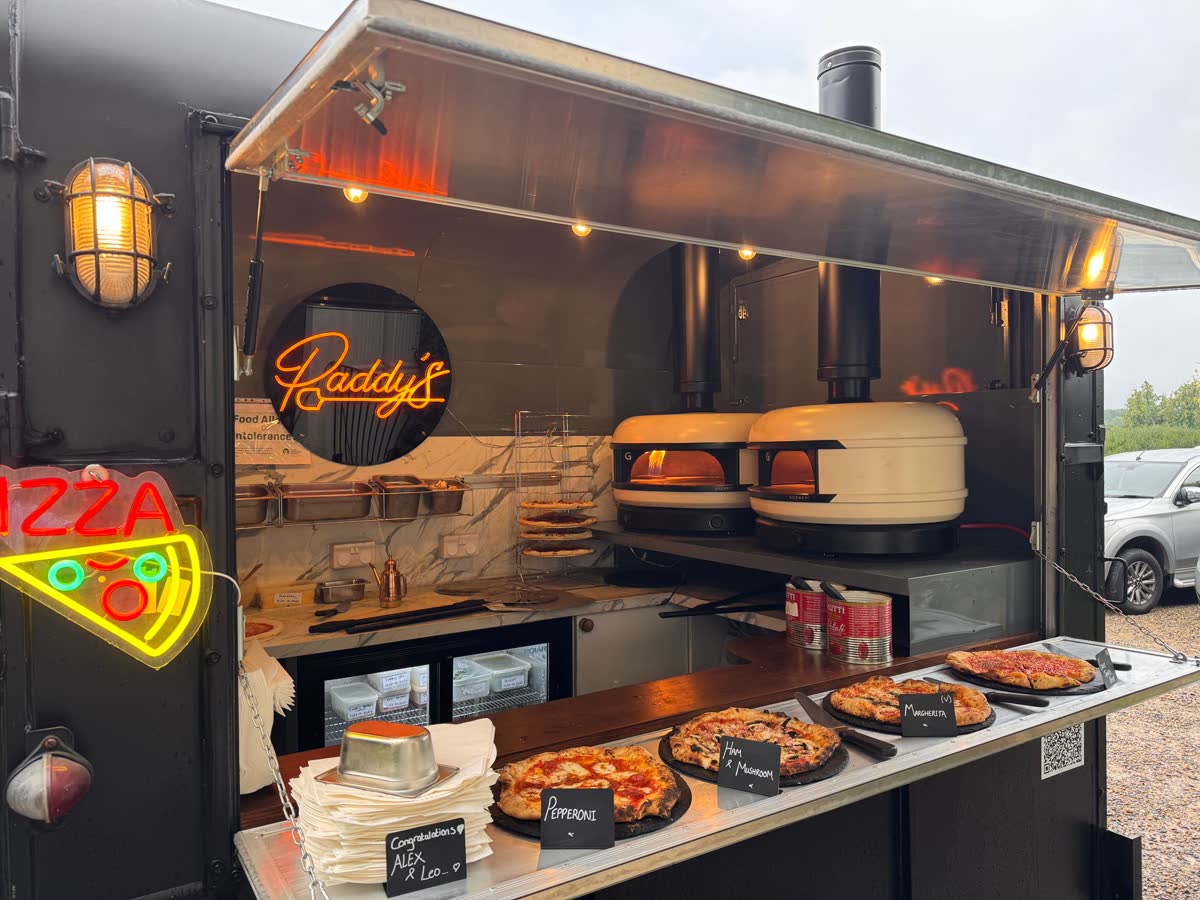 Paddy's Pizza horsebox trailer setup for private party